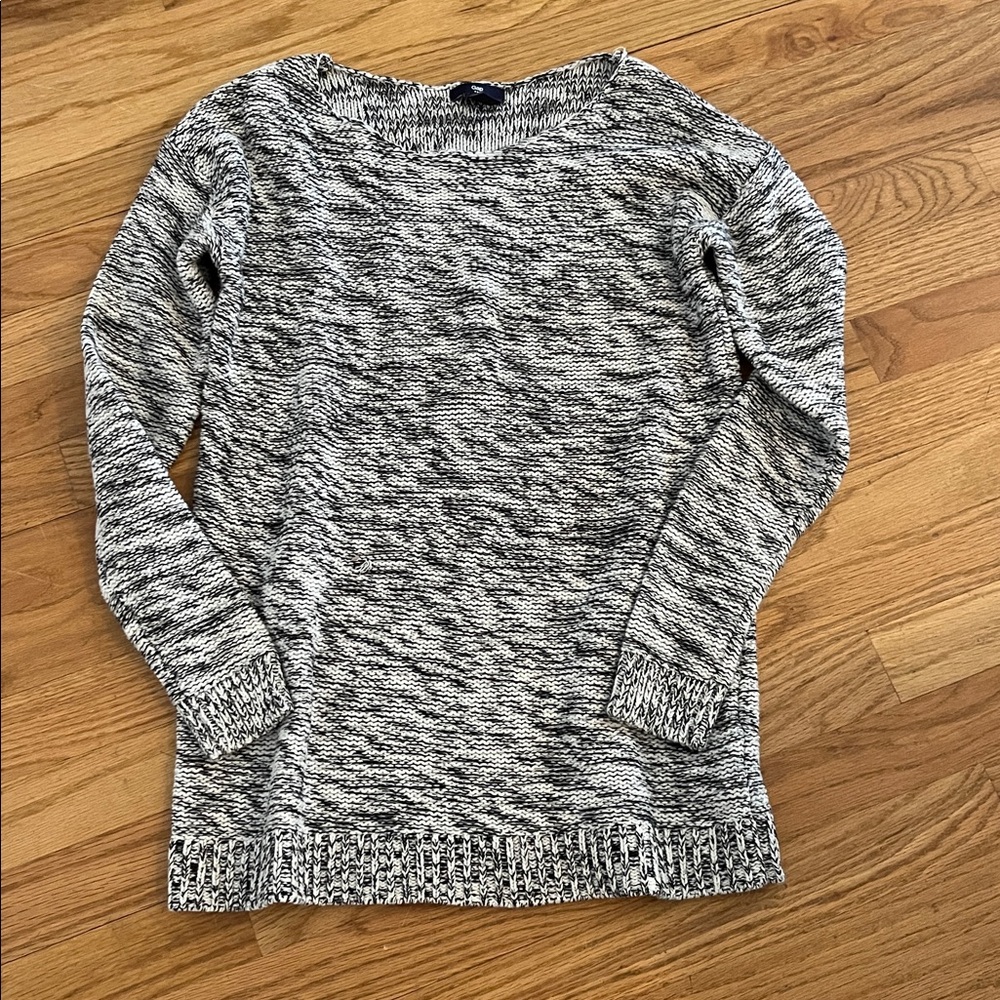 GAP Women's Marled Black and White Sweater